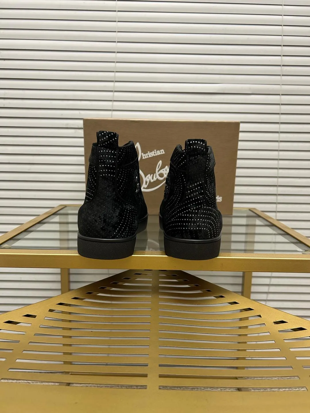 (Customized model) Ex-factory price is 560. christian louboutin (CL red sole shoes) counter series, casual sneakers for couples 📢 📢 📢 Exclusive hot style release 🎈🎈💪 Movable latex feet 👻 Finished outsole line [Proud] 😝Female 35-40# Male 38#-46, global supply😝 [Top version]: Original imported genuine leather upper, top original leather lining, original molded TPU outsole, original 1:1 detail processing, original shoe last,